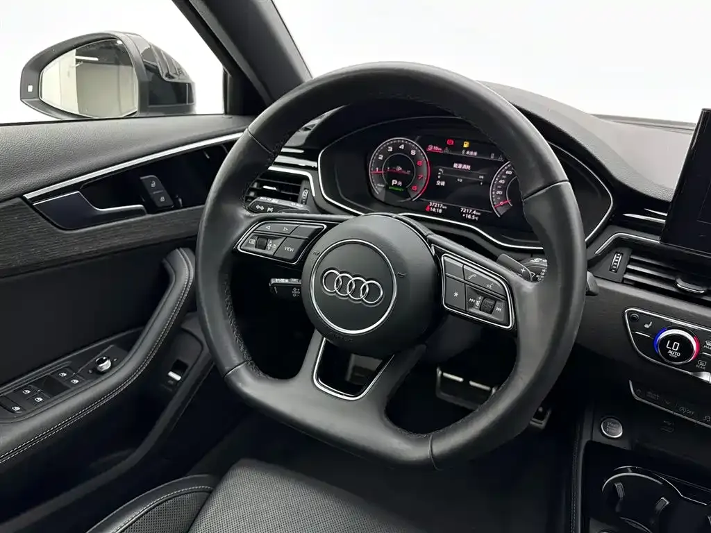 Audi A4L — фото 10