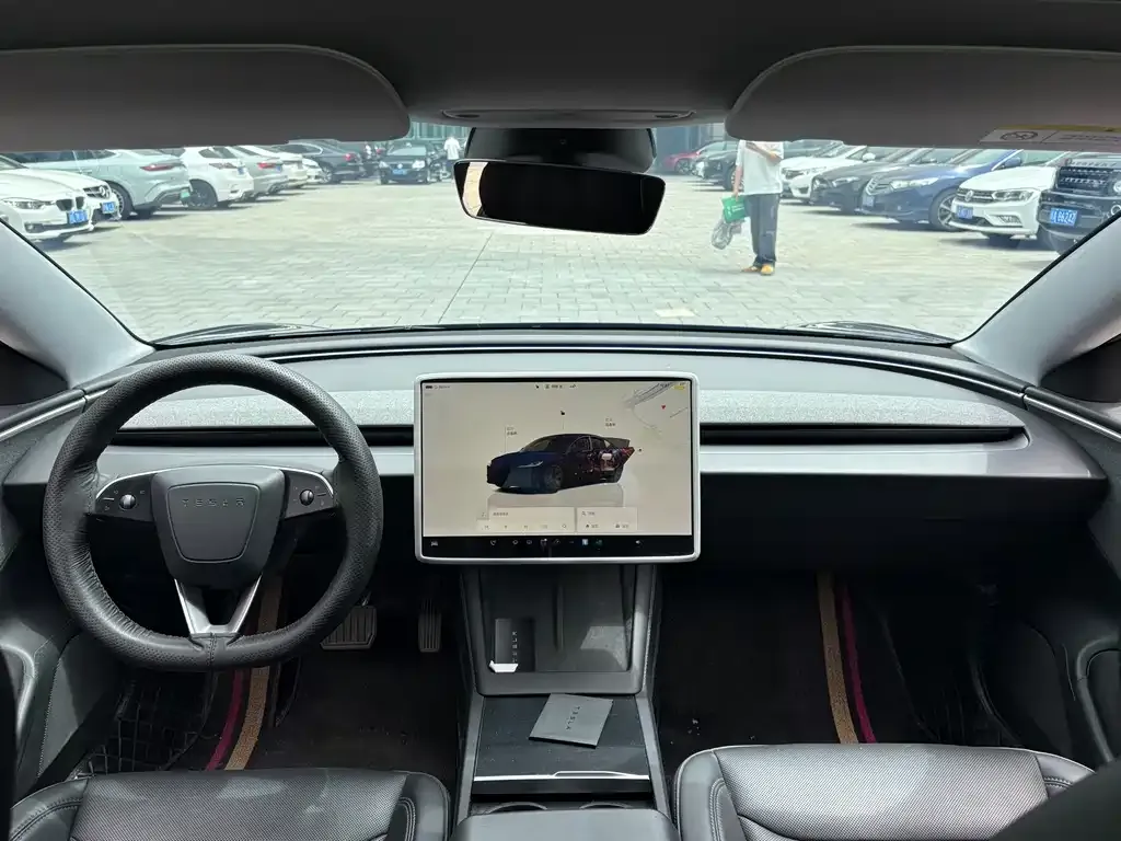 Tesla Model 3 — фото 3