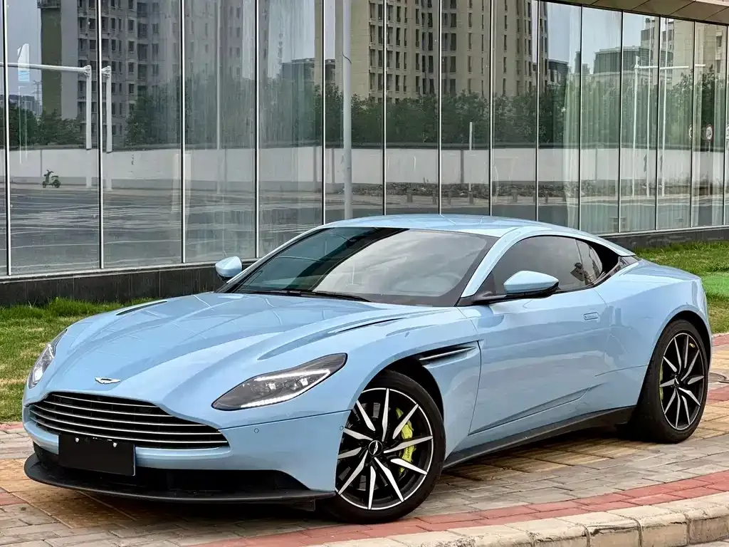 Aston Martin DB11