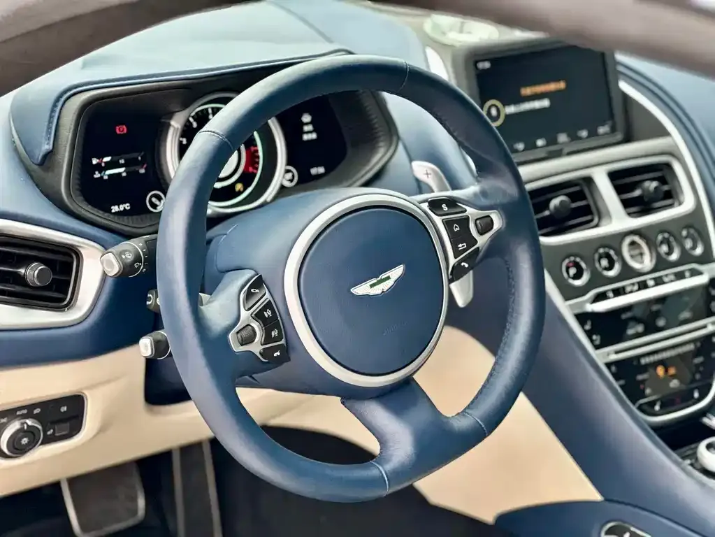 Aston Martin DB11 2021 из CN, фото 3