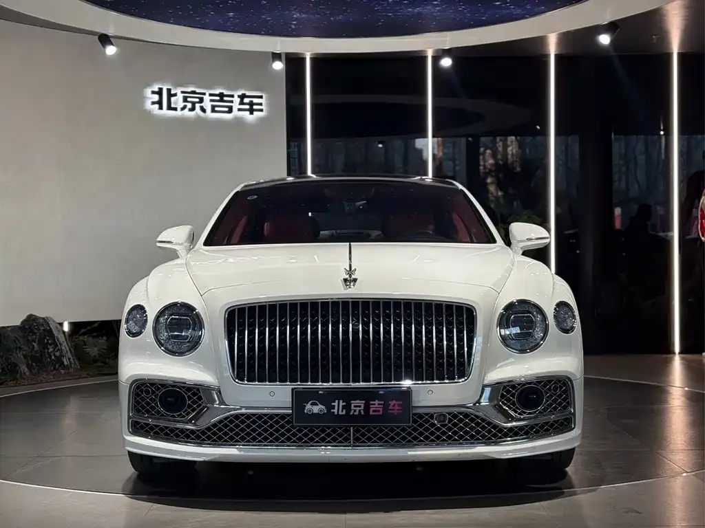 Bentley Flying Spur — фото 3