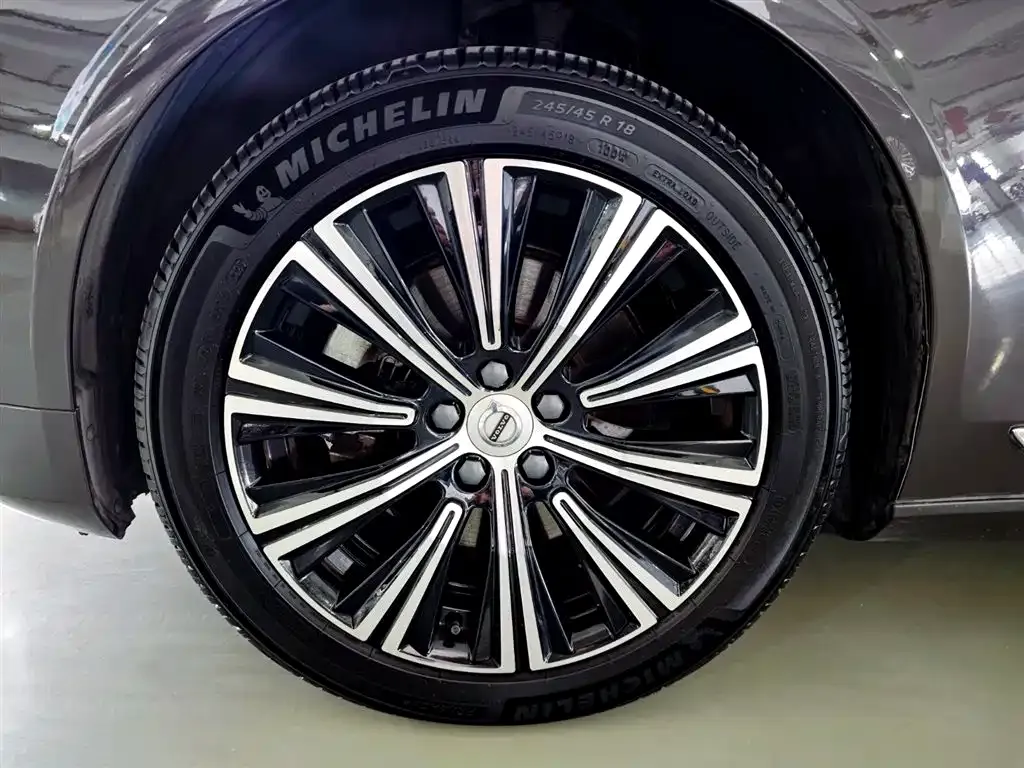 Volvo S90 — фото 8