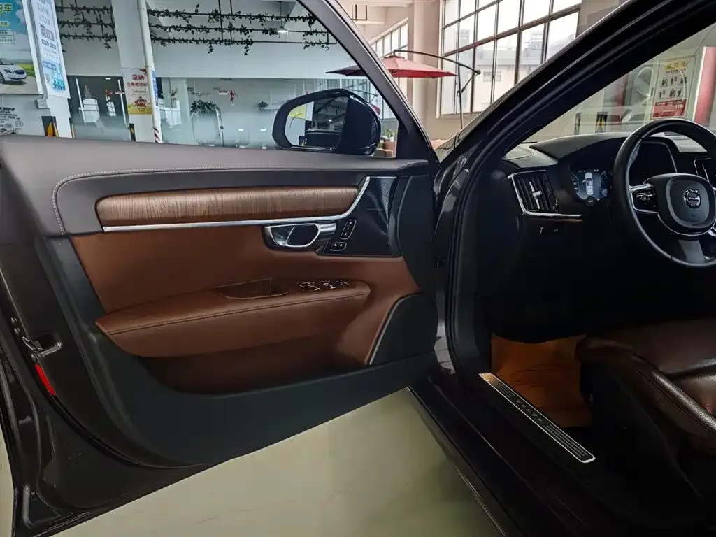 Volvo S90 — фото 10