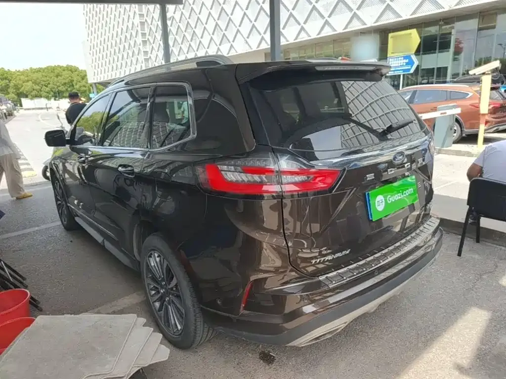 Ford Edge — фото 10