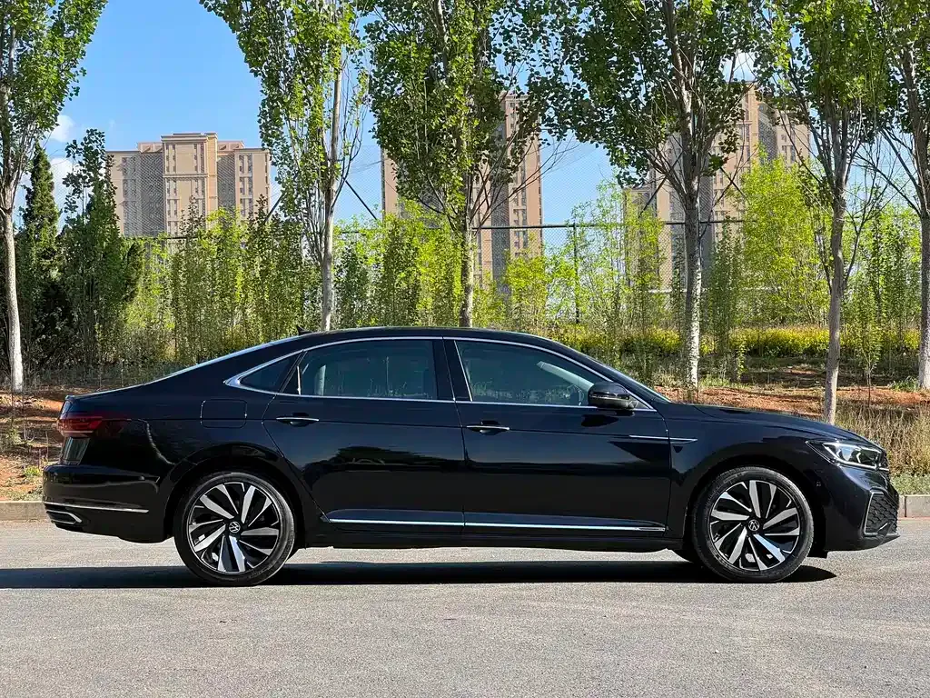 Volkswagen Passat — фото 10
