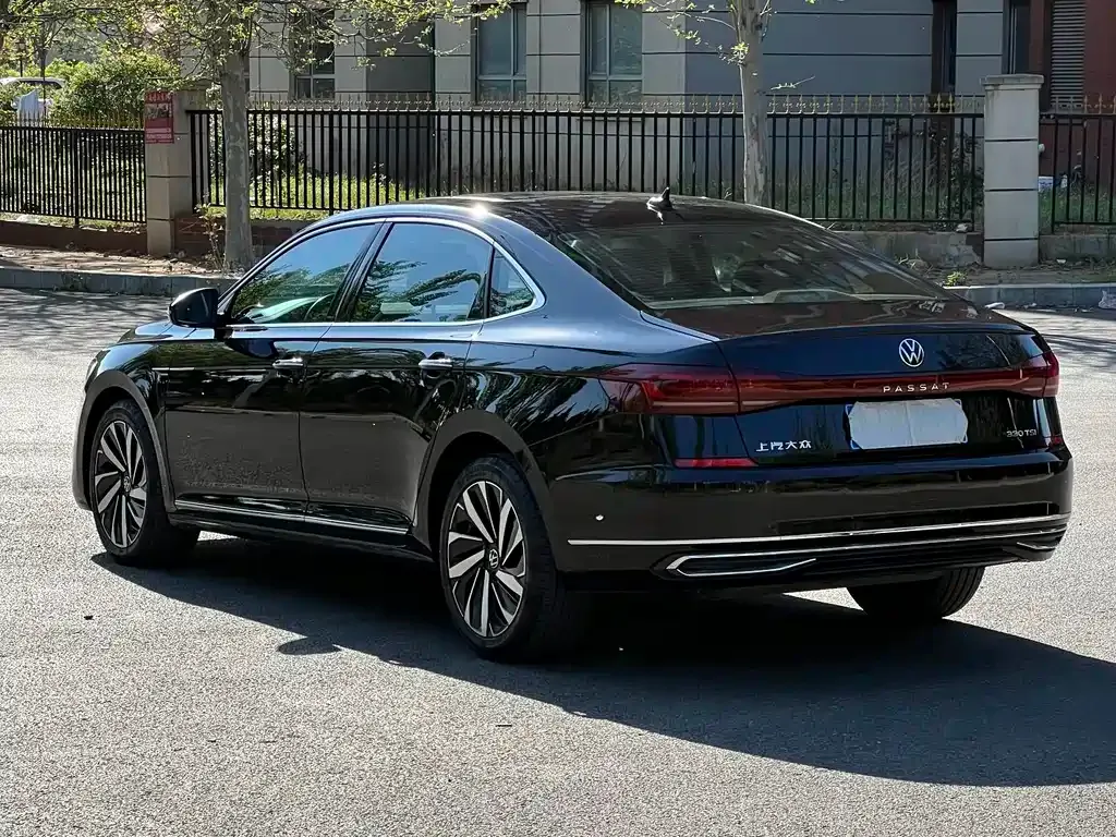 Volkswagen Passat — фото 4