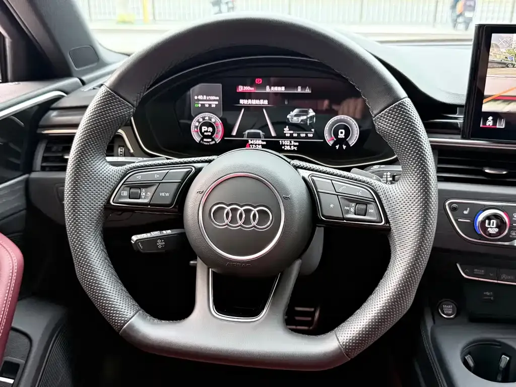 Audi A4L — фото 9