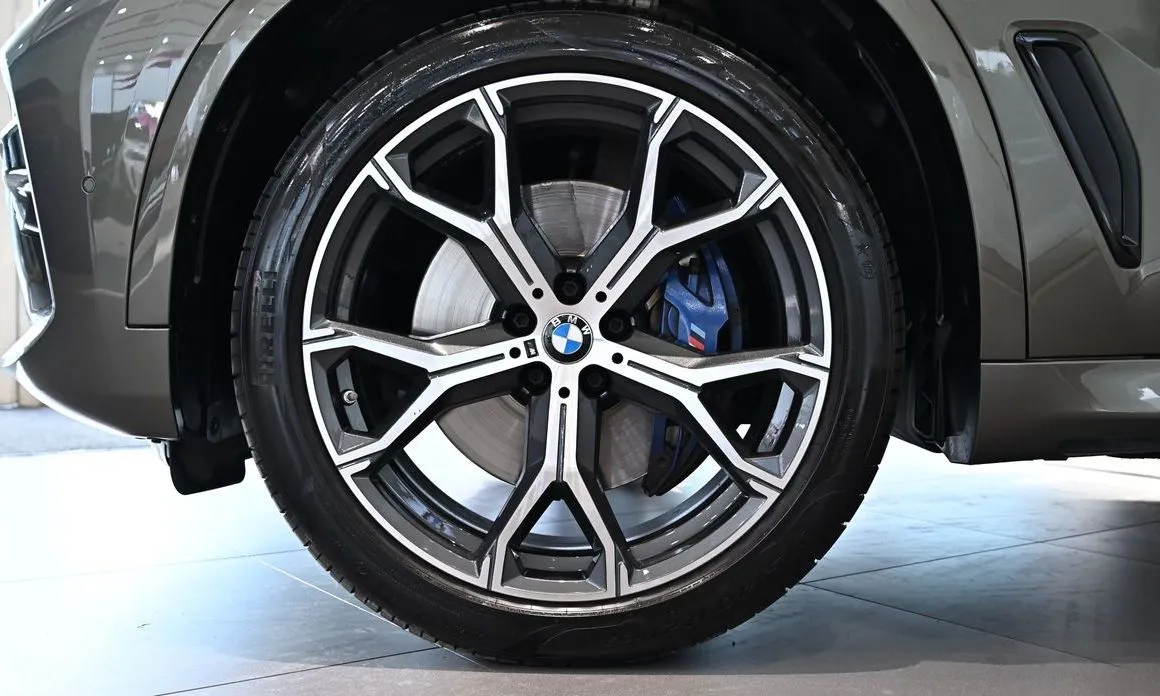BMW X5 — фото 9