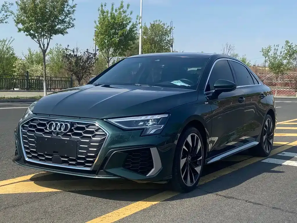 Audi A3 — фото 1