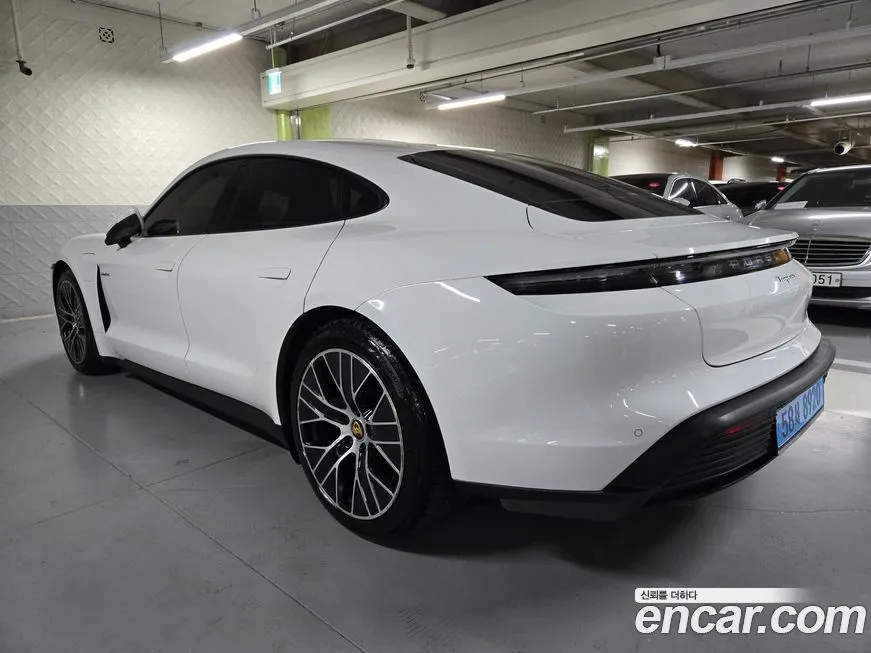 Porsche Taycan 2022 из KR, фото 10