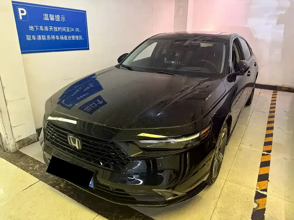 Honda Accord — фото 1