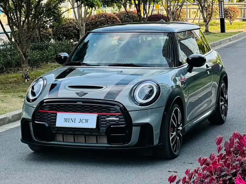 MINI JCW (John Cooper Works) — фото 1