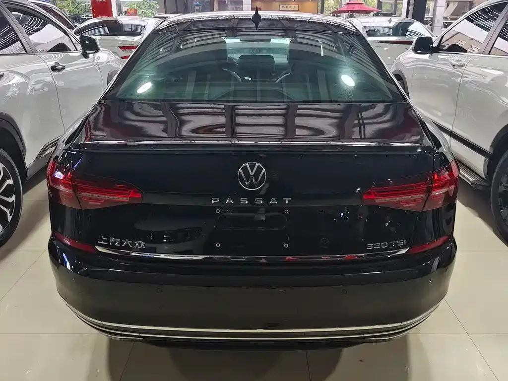 Volkswagen Passat — фото 7