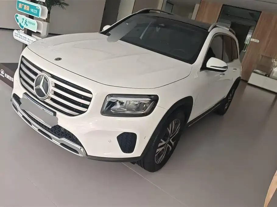 Mercedes-Benz GLB — фото 1