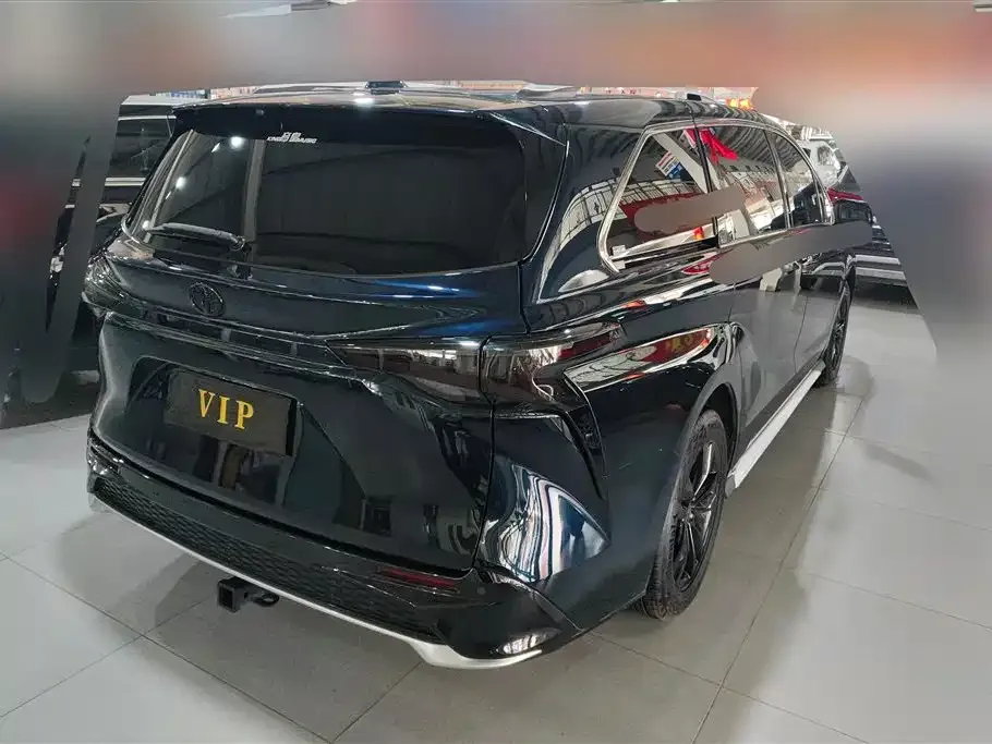 Toyota Granvia — фото 10