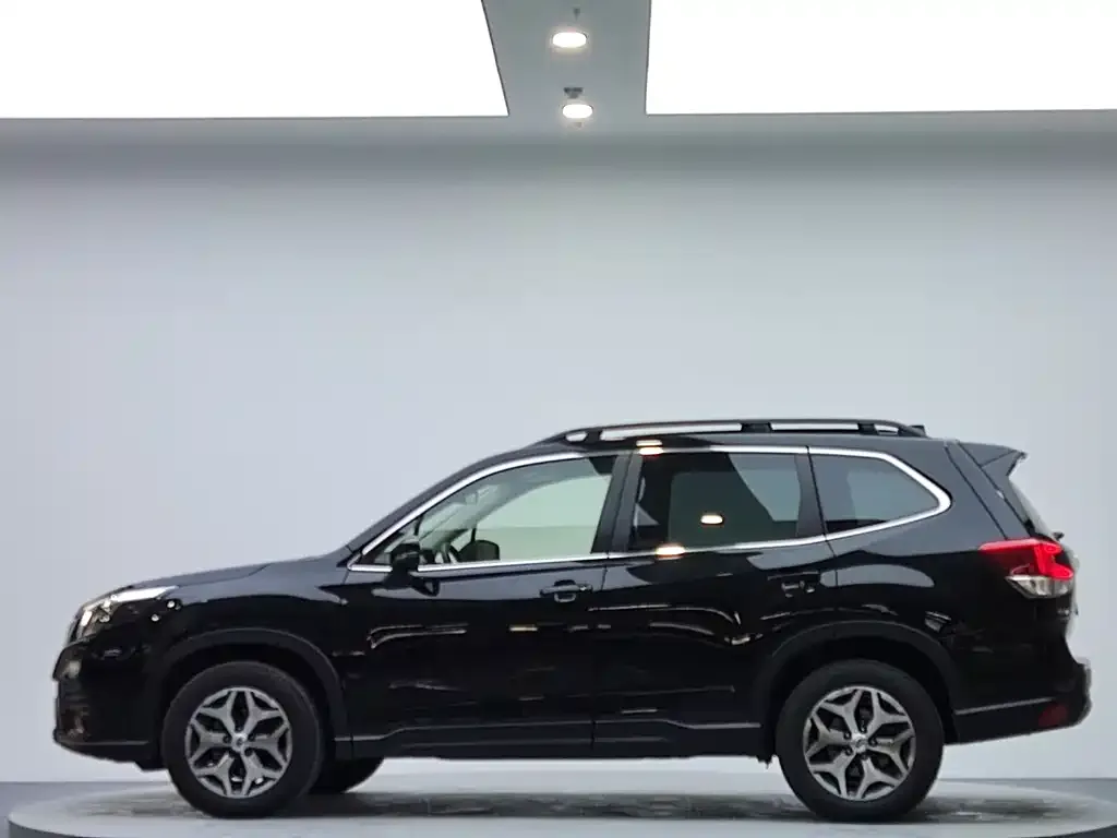 Subaru Forester — фото 2