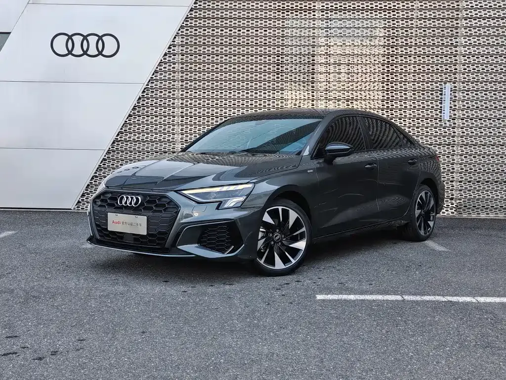 Audi A3 — фото 1