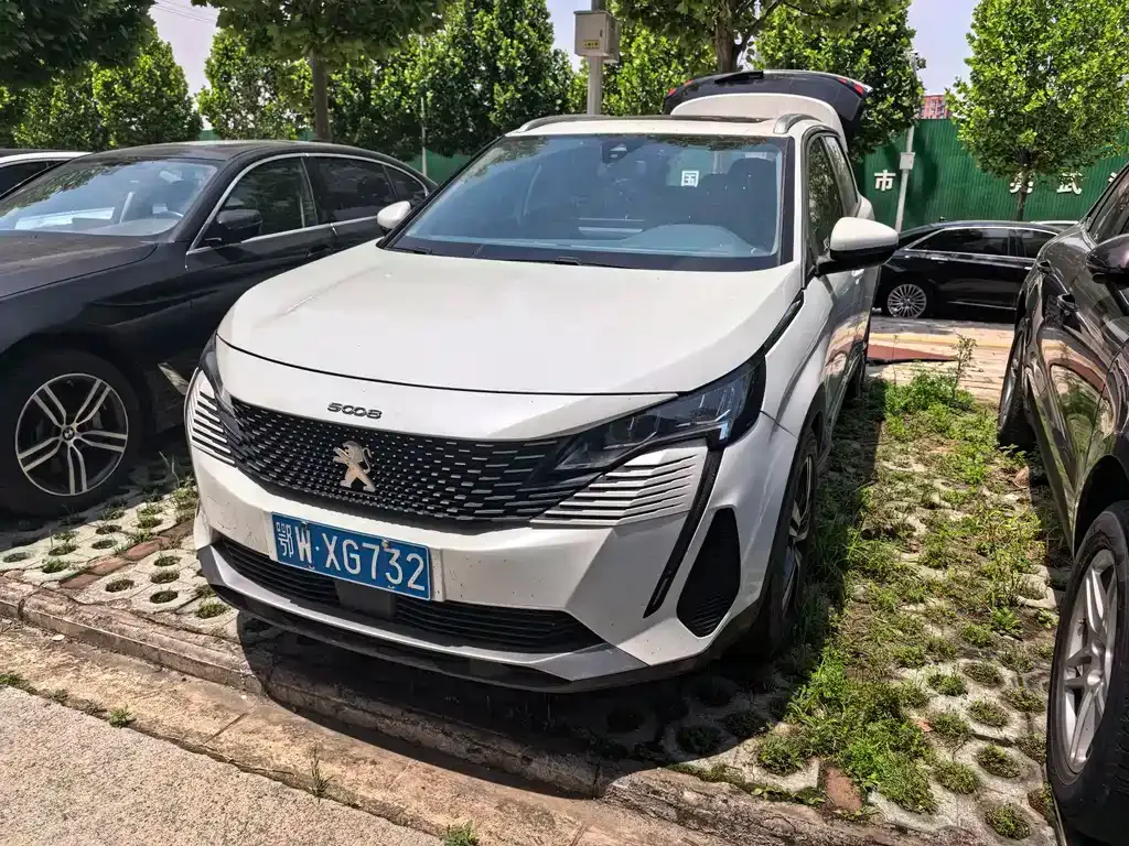 Peugeot 5008