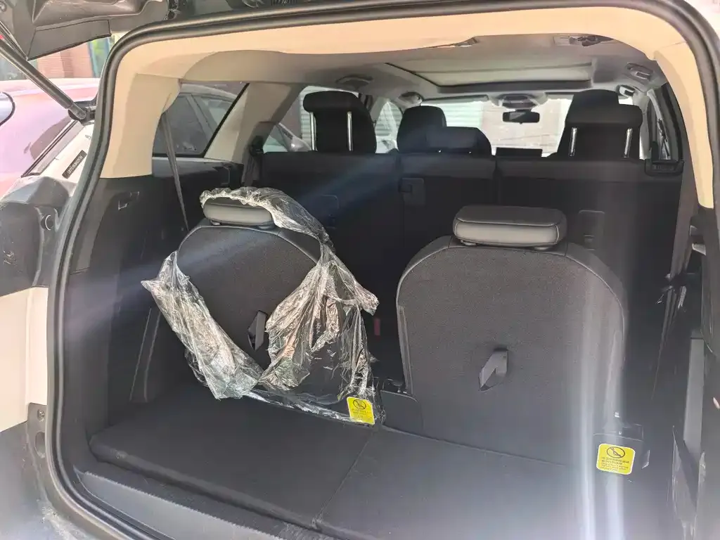 Peugeot 5008 2022 из CN, фото 4