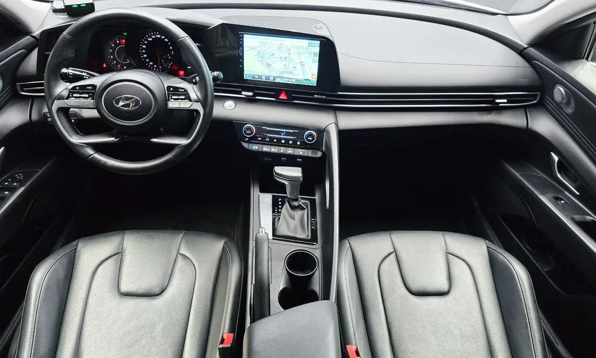 Hyundai AVANTE — фото 8
