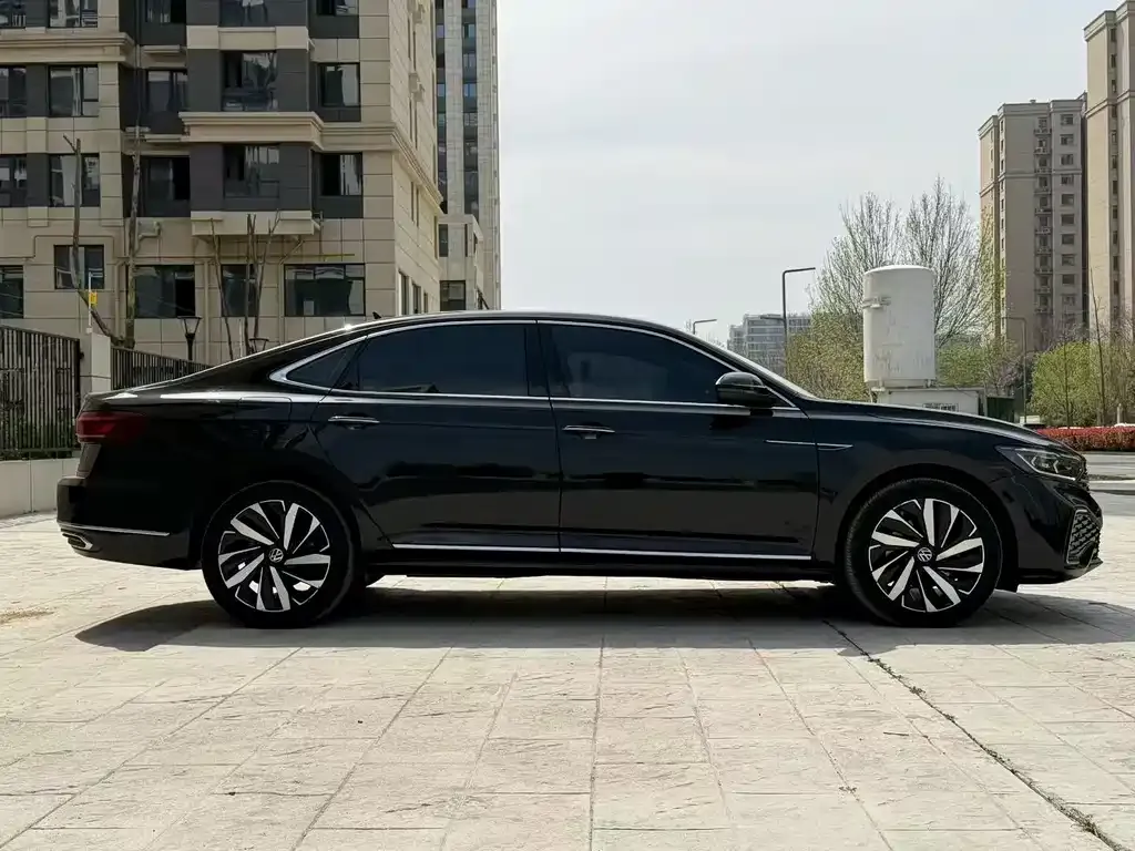 Volkswagen Passat — фото 2