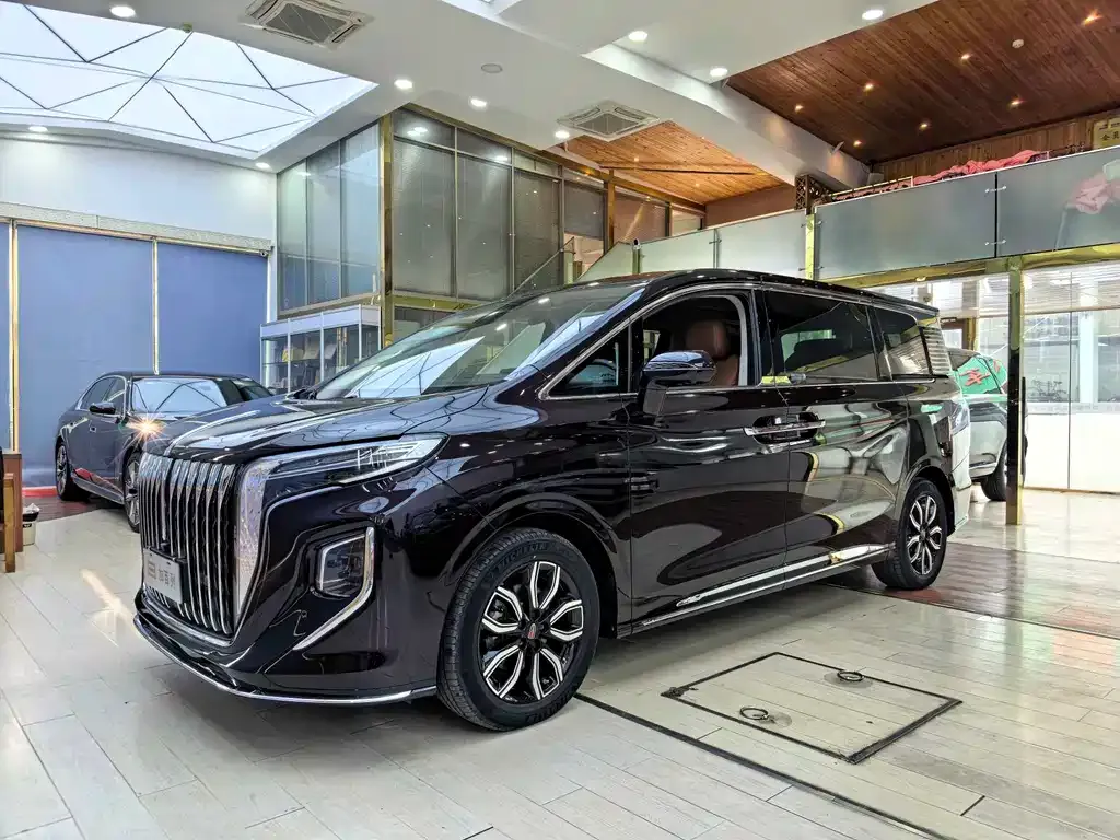 Hongqi HQ9 — фото 1