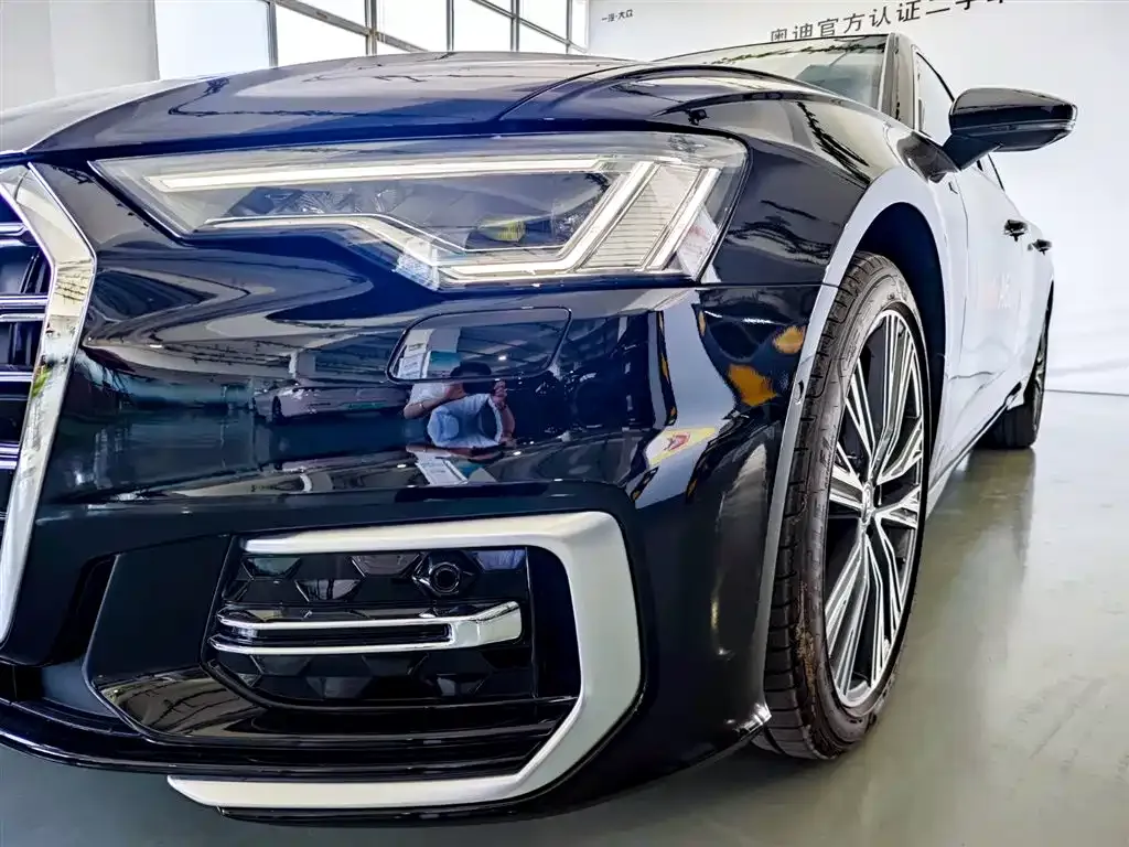 Audi A6L — фото 9