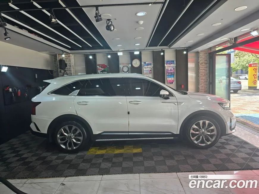 Kia Sorento — фото 9