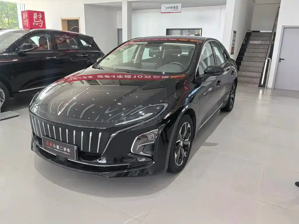 Hongqi E-QM5