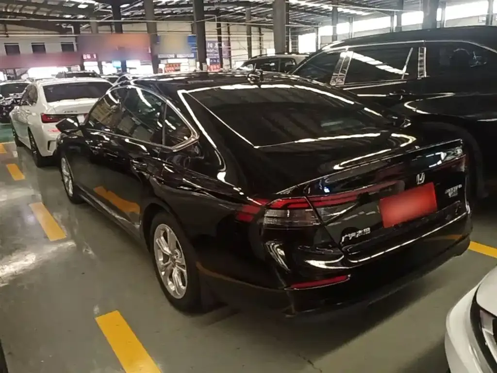 Honda Accord — фото 9