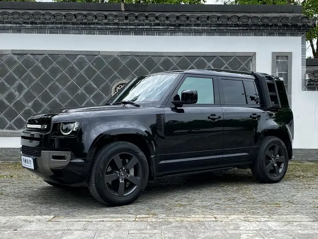 Land Rover Defender — фото 1