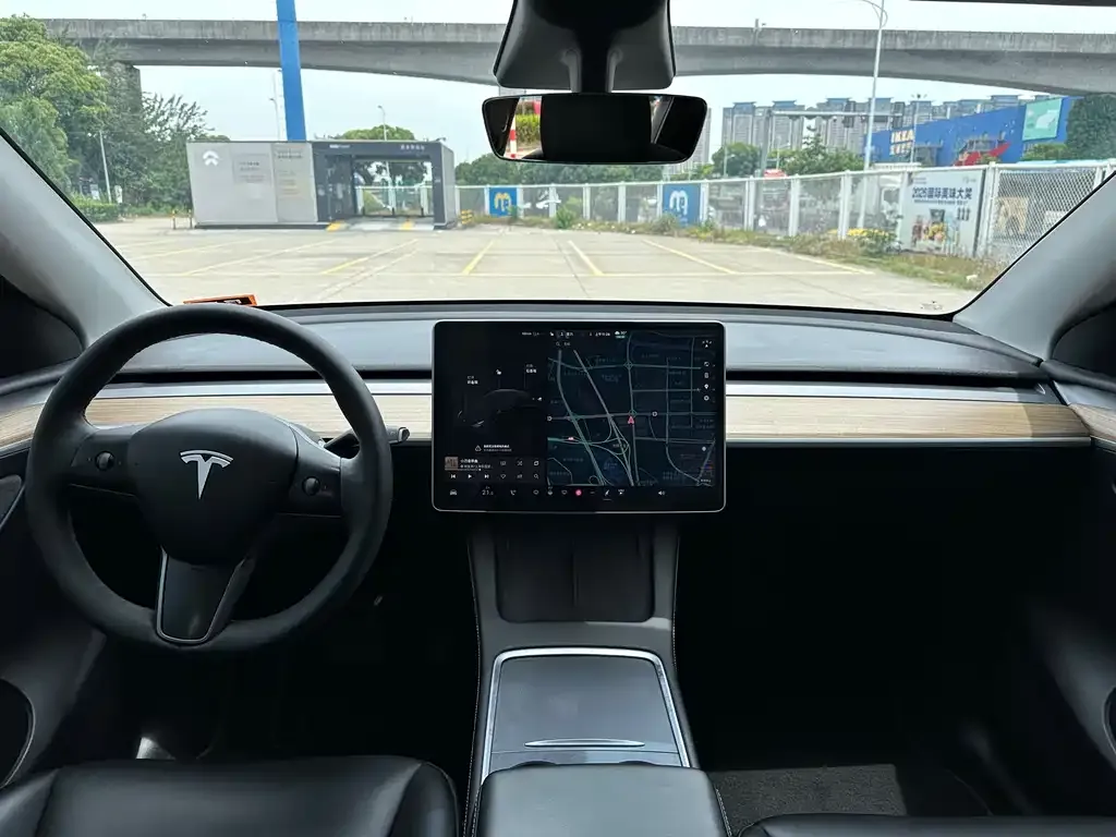 Tesla Model Y — фото 3