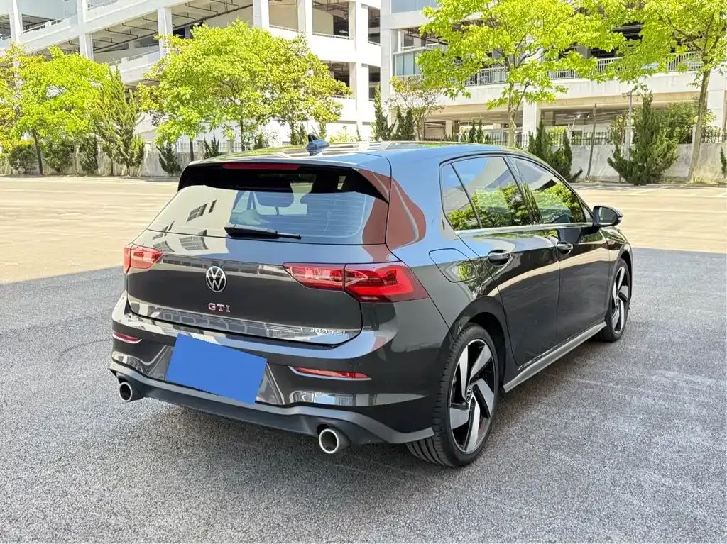 Volkswagen Golf GTI — фото 10