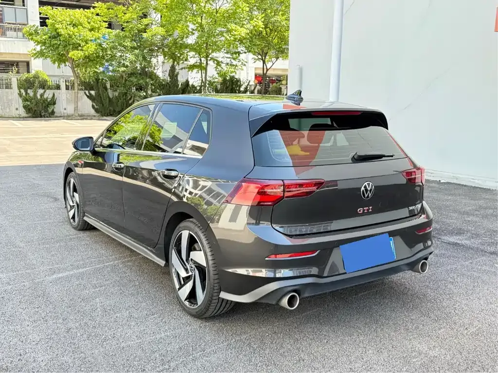 Volkswagen Golf GTI — фото 7