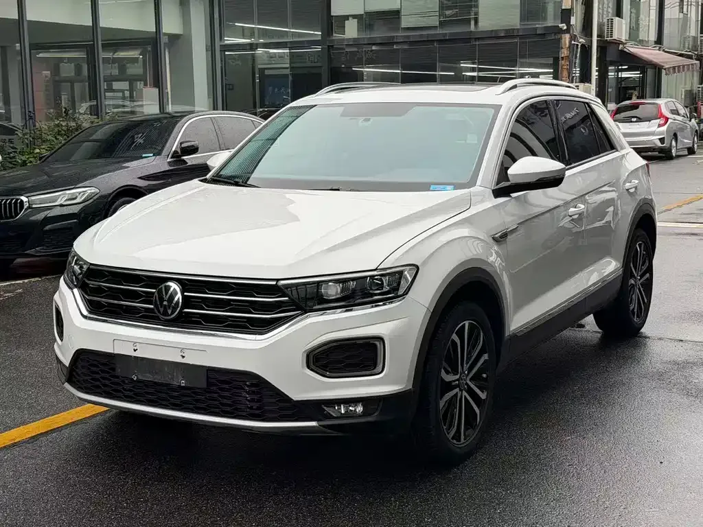 Volkswagen T-Roc — фото 1