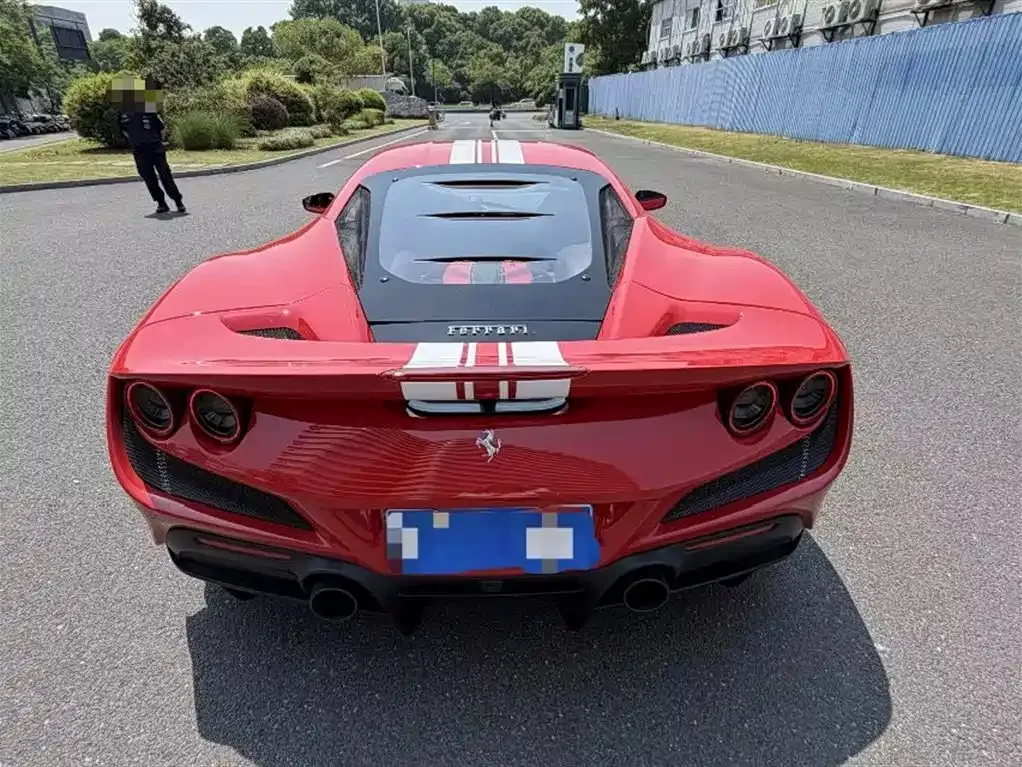 Ferrari F8 — фото 7
