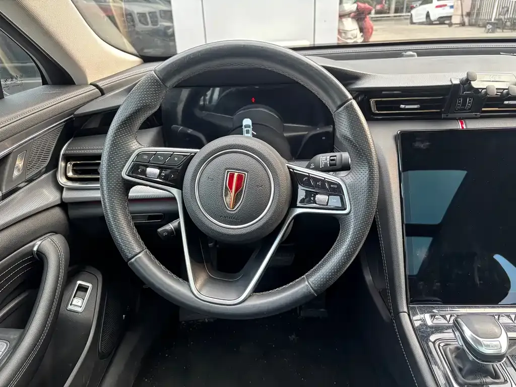 Hongqi H5 — фото 4
