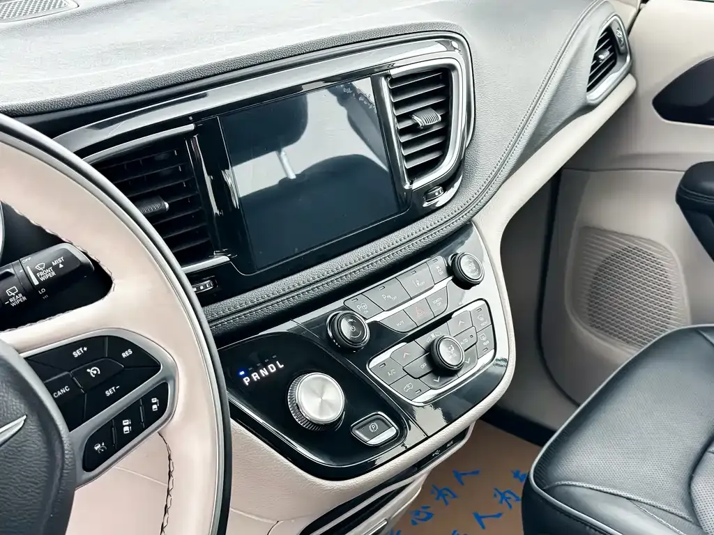 Chrysler Grand Voyager PHEV (Import) 2025 из CN, фото 10