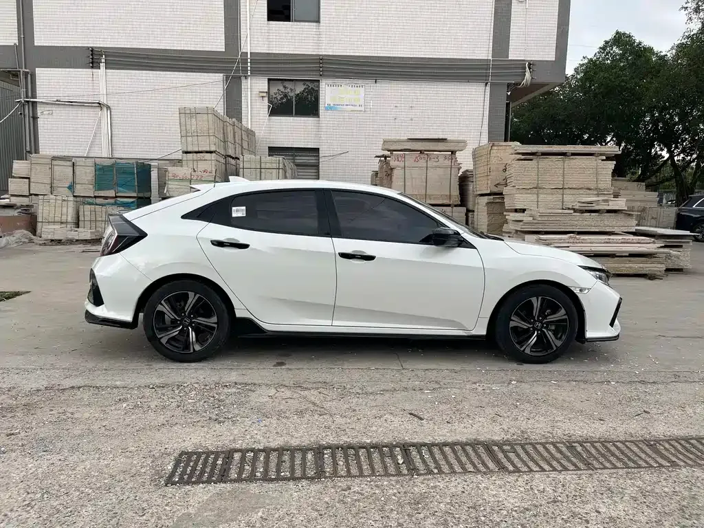 Honda Civic — фото 10