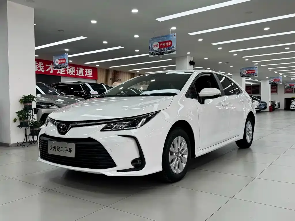 Toyota Corolla — фото 1