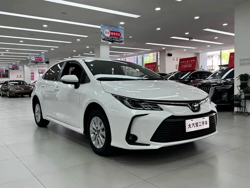 Toyota Corolla — фото 7