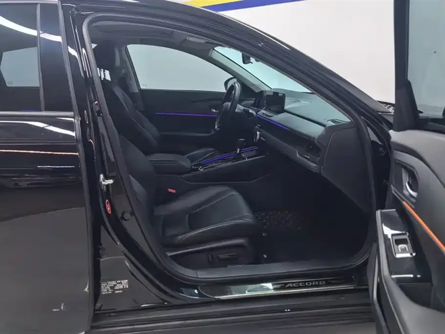 Honda Accord — фото 10