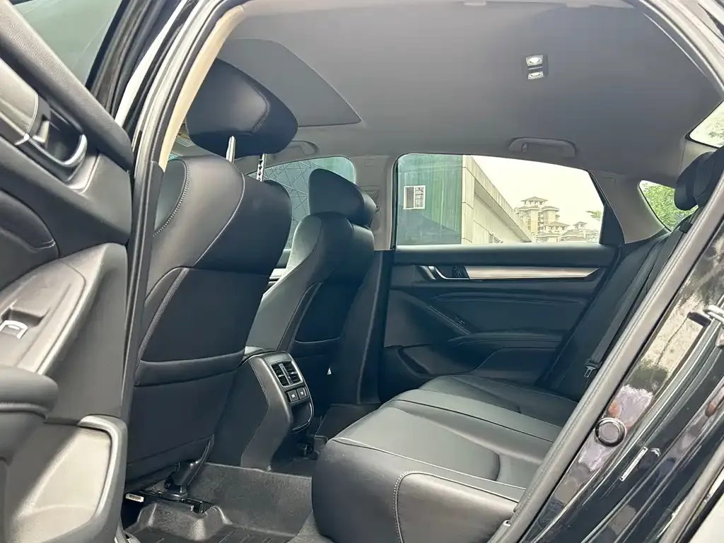 Honda Accord 2023 из CN, фото 8