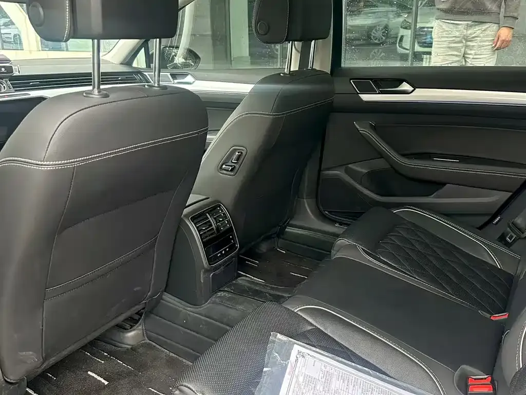 Volkswagen Magotan GTE PHEV 2023 из CN, фото 8