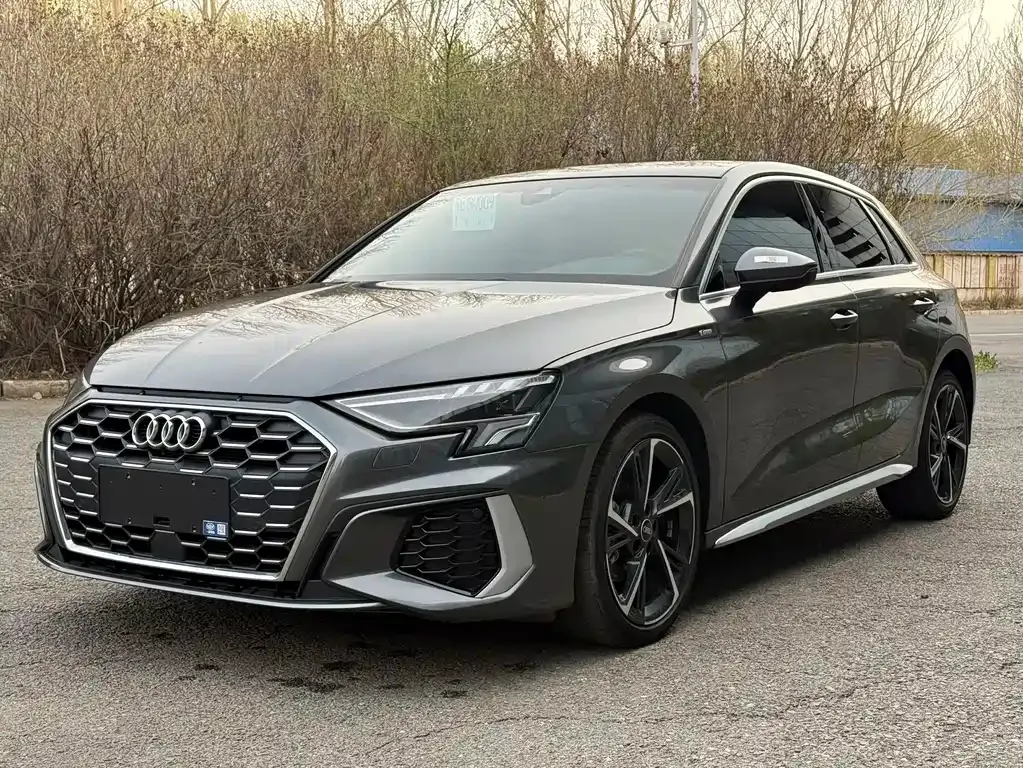 Audi A3 — фото 1