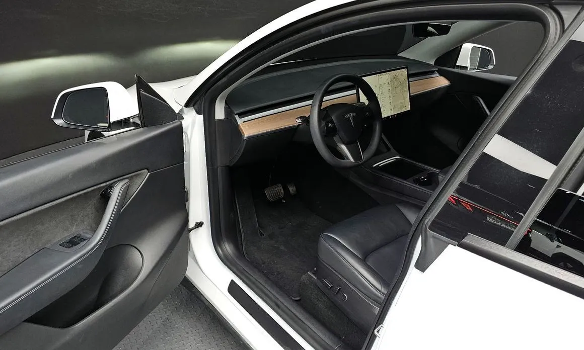Tesla Model Y — фото 9