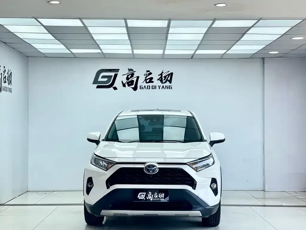 Toyota RAV4 — фото 10