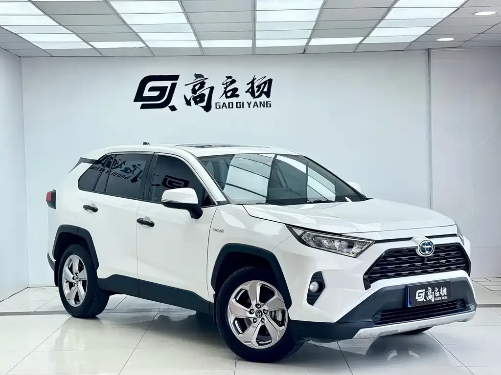 Toyota RAV4 — фото 2