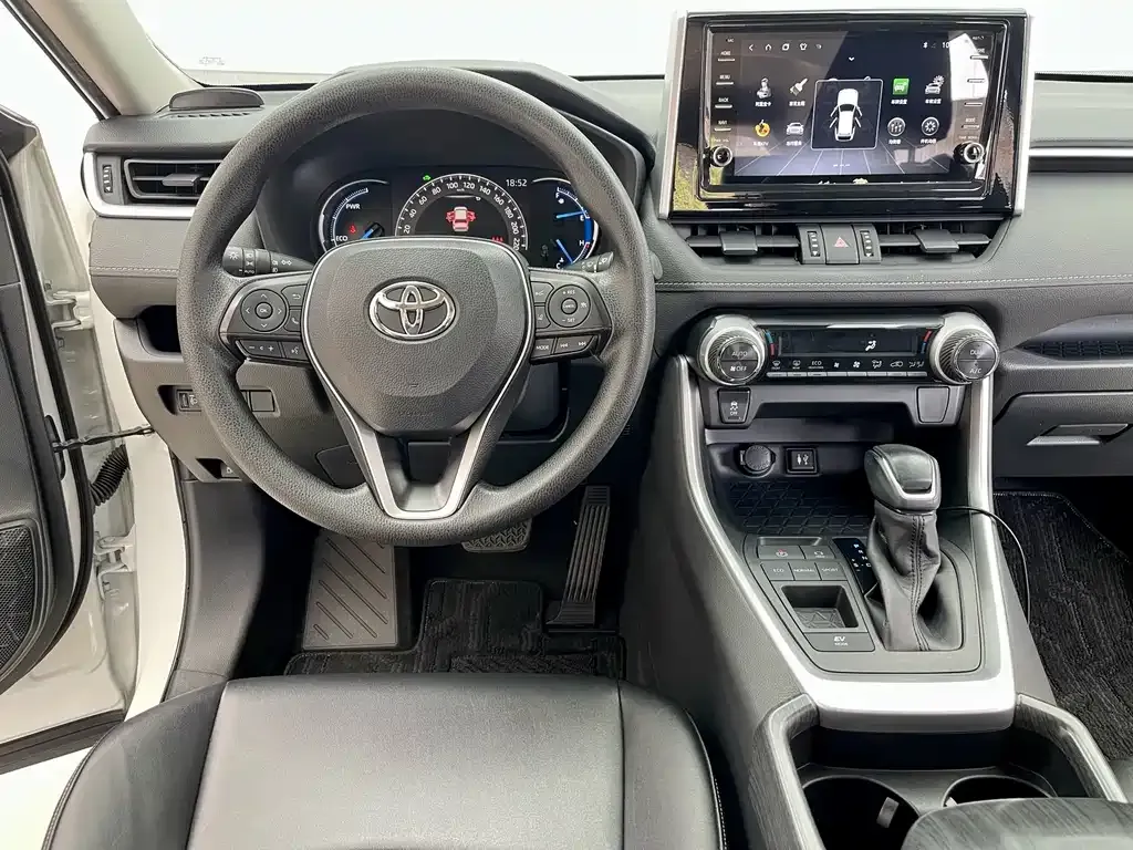 Toyota RAV4 — фото 3