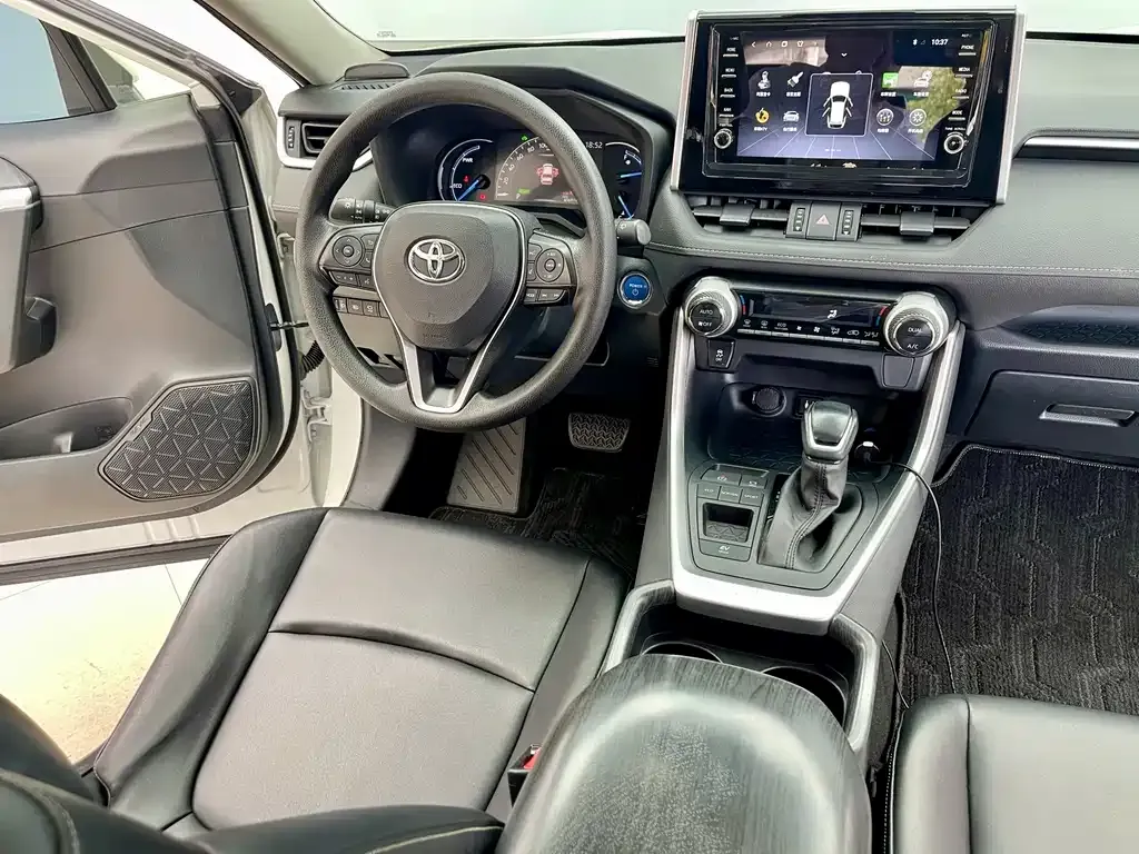 Toyota RAV4 — фото 9